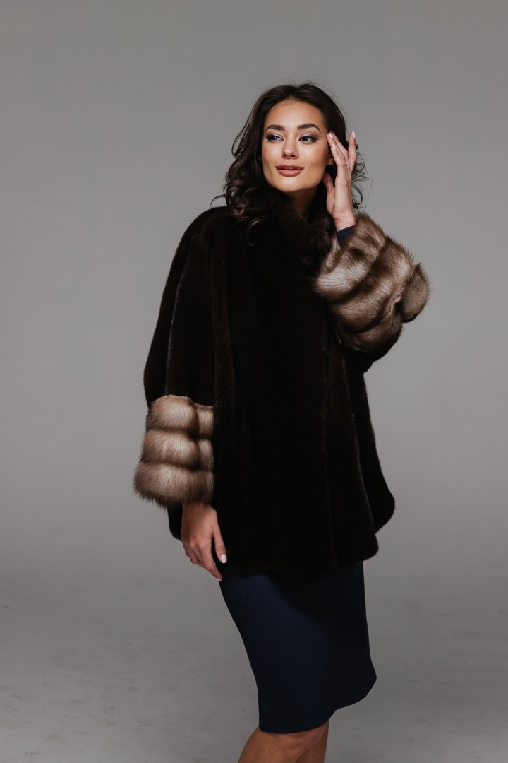 Модная куртка (шуба) в стиле оверсайз выполнена в аукционной норке и сложной технологии роспуск цвета махаон, модель НИ-08, цена, фото